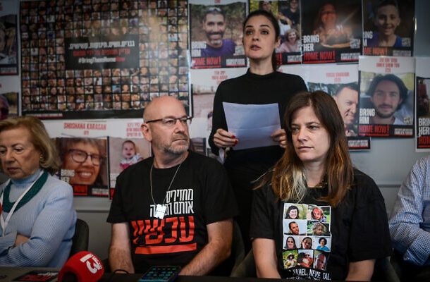 Radio Jai -Después de un retraso caótico, el primer ministro se reúne con familias de rehenes en medio de informes de un acuerdo inminente