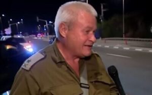 Radio jai: Cómo Amir Tibon, periodista de Haaretz y su familia fueron rescatados por su padre, el general retirado Noam Tibon