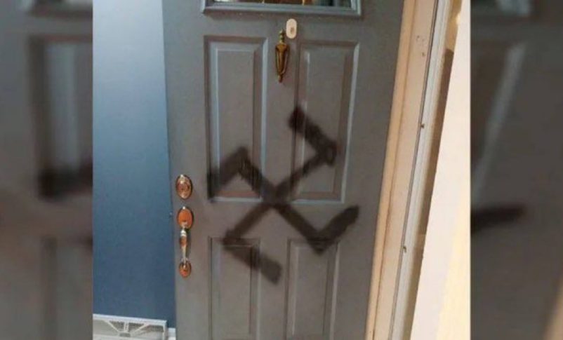 Radio Jai -Lyon, Francia: Apuñalan a una mujer judía y pintan una esvástica en la puerta de su casa