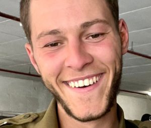 Radio Jai -Soldado muerto y otro gravemente herido en bombardeo de cohetes de Hezbolá en el norte