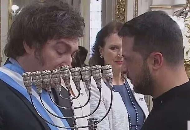 Radio Jai -En la católica Argentina, el presidente entrante tiene un rabino, y le gusta hablar de ello