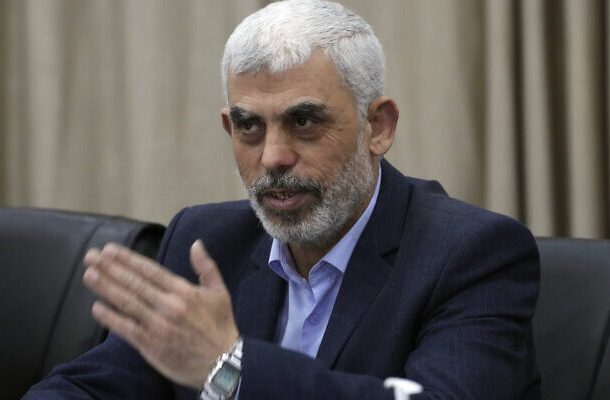 Radio Jai -El líder de Hamas, Sinwar, dijo que evadió por poco la captura de las FDI en dos ocasiones distintas