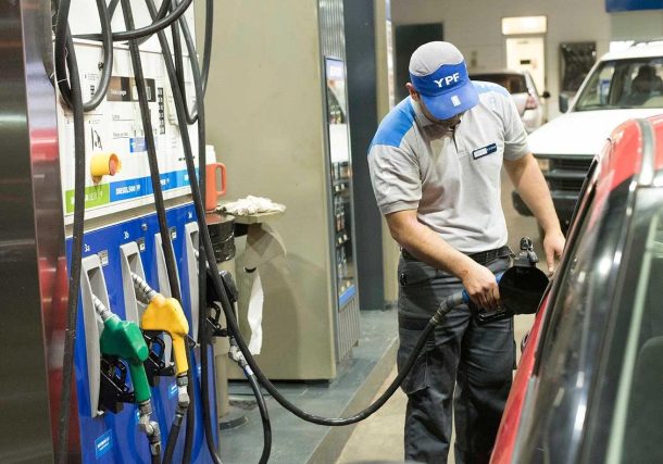 La clase media, los jubilados que aportaron toda la vida, casi todos los salarios, y las pymes ya son la variable de ajuste... no la casta