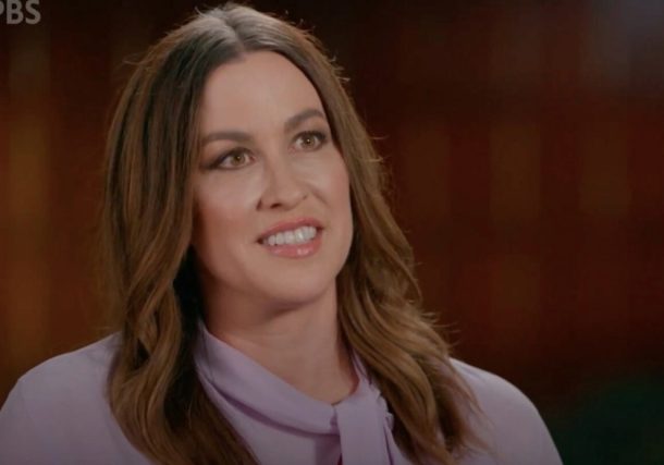 Radio jai: La estrella de rock Alanis Morissette descubre la historia del Holocausto de su familia en 'Finding Your Roots' de PBS