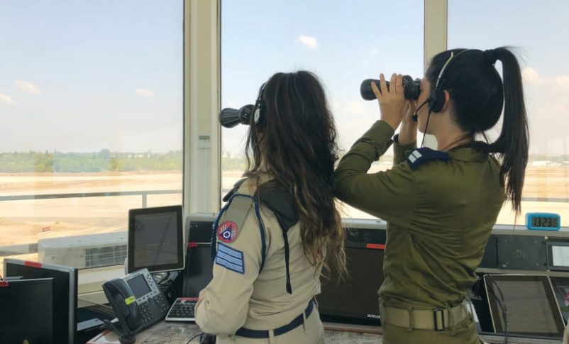 Radio Jai:Cohete de Hezbolá ataca base de control aéreo israelí en el norte, confirman las FDI