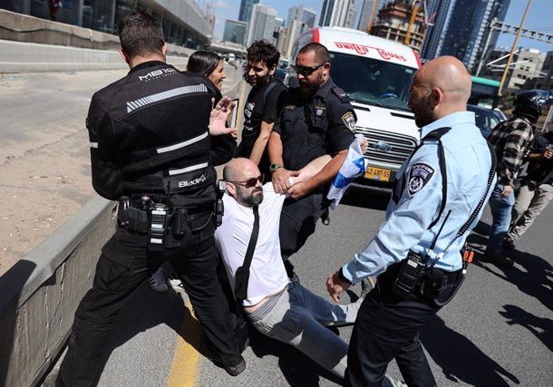 Radio Jai-Represión y violencia en medio de las protestas - Marcelo Kisilevski