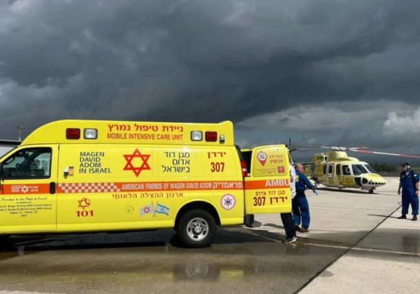 Radio Jai: Un muerto y siete heridos por disparos de misiles antitanque en el norte de Israel