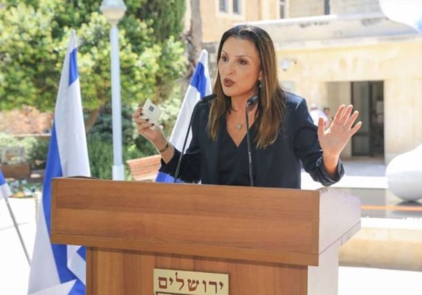 Radio Jai-"Tenemos un gobierno no solo sumamente anti-Israelí, sino también antisemita en España" -Fleur Hassan Nahoum