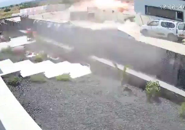 Radio Jai: Impacto de cohete en una casa de Katzrin tras la andanada de cohetes desde el Líbano