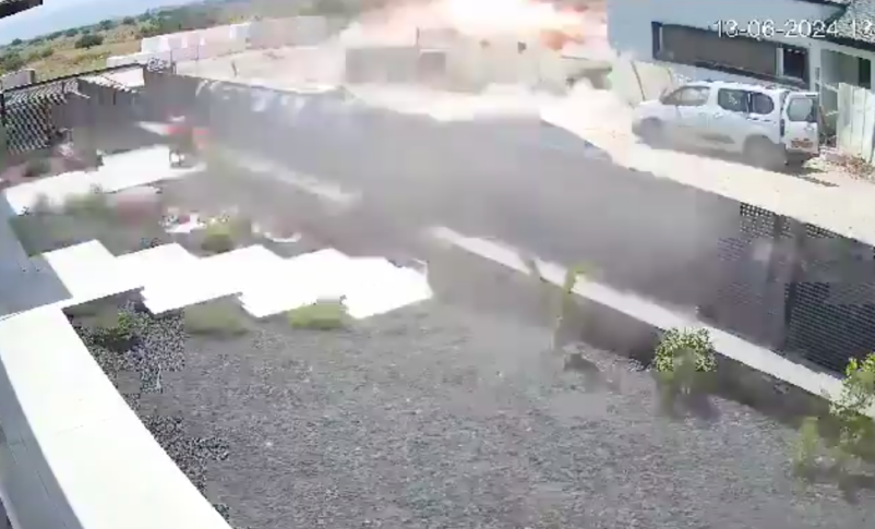 Radio Jai: Impacto de cohete en una casa de Katzrin tras la andanada de cohetes desde el Líbano