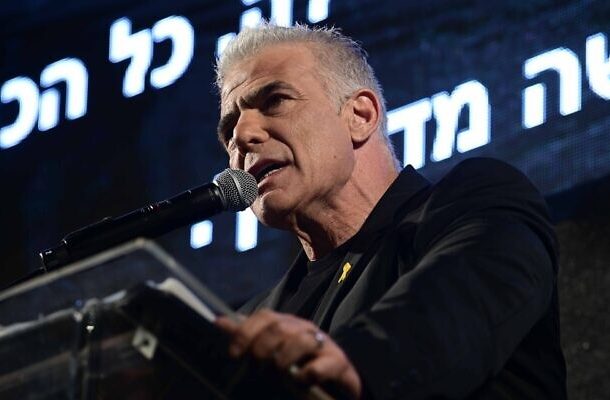 Radio Jai:Lapid en la conferencia 'Democracia bajo fuego': Si actuamos como nuestros enemigos, seremos como ellos