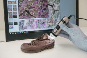 Radio Jai: 3.000 zapatos infantiles vuelven a exponerse en Auschwitz tras su conservación