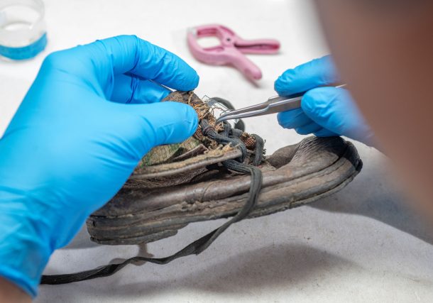 Radio Jai: 3.000 zapatos infantiles vuelven a exponerse en Auschwitz tras su conservación