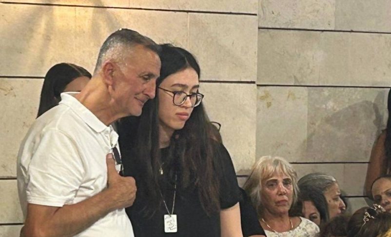 Radio Jai: “Gracias por los 26 años que tuve el privilegio de estar a tu lado” Noa Argamani en el funeral de su madre