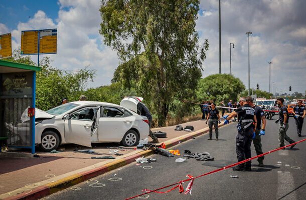 Radio Jai: Cuatro soldados heridos, dos de ellos de gravedad, en un ataque terrorista con coche en el centro de Israel