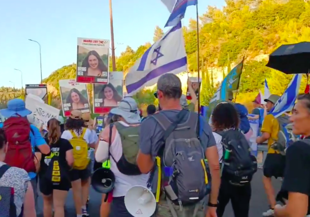 Radio Jai: Desde Tel Aviv a Jerusalén, familiares de los rehenes y cientos de personas piden un acuerdo con Hamas Jai: