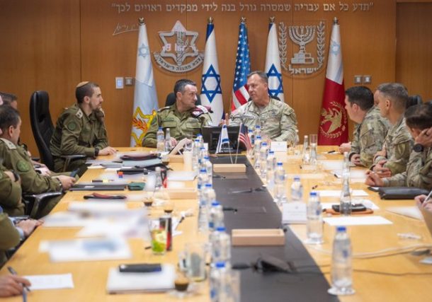 Radio Jai: Gral. Michael Korilla, Jefe del Comando Central de Ejército de Estado Unidos aterrizó hoy en Israel