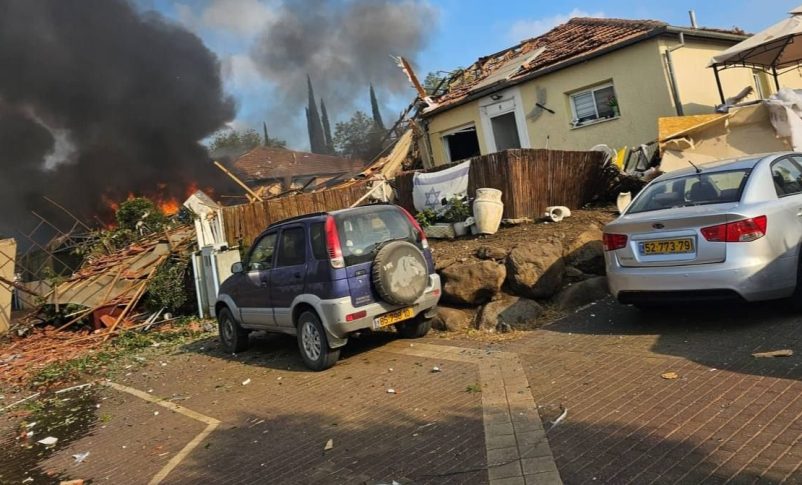 Radio Jai: Andanada de 50 cohetes fue disparada desde el Líbano hacia la ciudad de Katzrin, al norte de los Altos del Golán