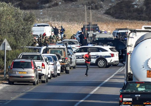 Radio Jai- Soldados matan a un palestino armado detrás del mortífero ataque de hoy