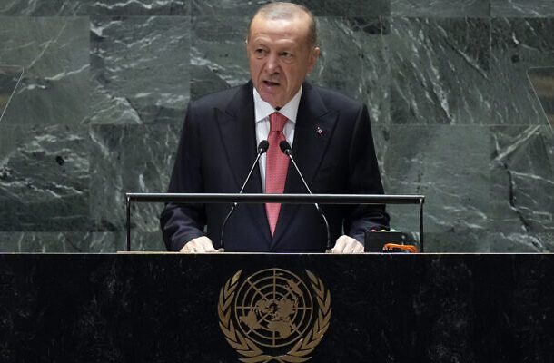 Radio Jai: El presidente de Turquía, Recep Tayyip Erdogan, se dirige a la 79.ª sesión de la Asamblea General de las Naciones Unidas, el 24 de septiembre de 2024. (Foto AP/Richard Drew)