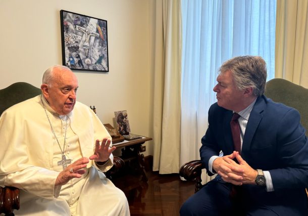 Radio Jai-“Las críticas hacia el Papa son estupideces, demuestran una ignorancia brutal” - Henrique Cymerman