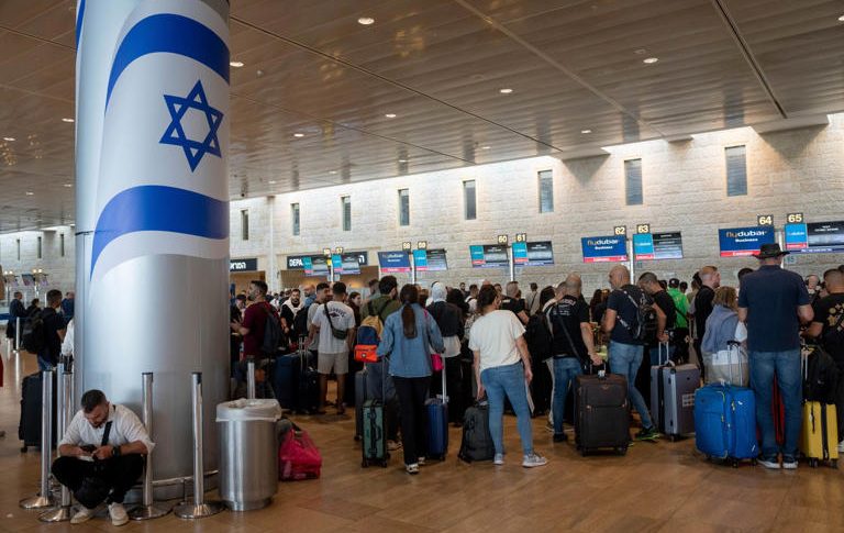 Radio Jai-FlyDubai y Etihad de Emiratos mantienen vuelos a Israel por diplomacia y economía