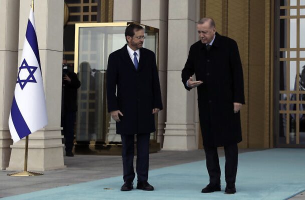 Radio Jai: Erdogan admite haber impedido que el vuelo de Herzog a la COP29 utilizara el espacio aéreo turco