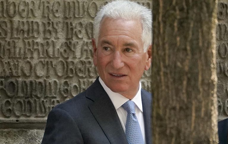 Radio Jai-Trump quiere a Charles Kushner, padre de su yerno, como embajador en Francia