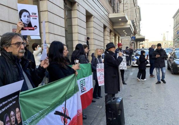 Radio Jai-En las calles contra el régimen de los ayatolás