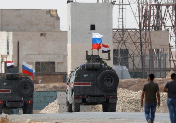 Radio Jai-Una semana después del derrocamiento del régimen de Al Assad, Rusia retiró parte de su personal diplomático de Siria
