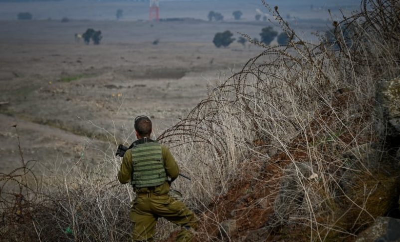 Radio Jai: Las FDI toman el control de la ciudad siria de Hermon y atacan una fábrica de armas químicas