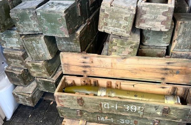 Radio Jai-Fuerzas israelíes descubren armas en zona desmilitarizada siria