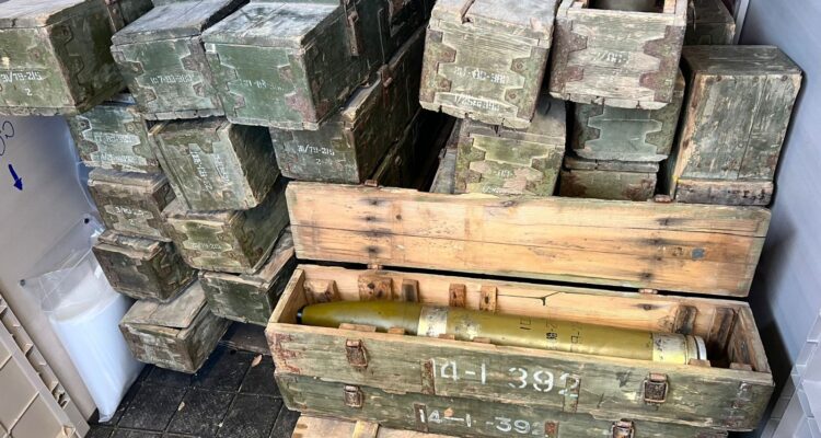 Radio Jai-Fuerzas israelíes descubren armas en zona desmilitarizada siria