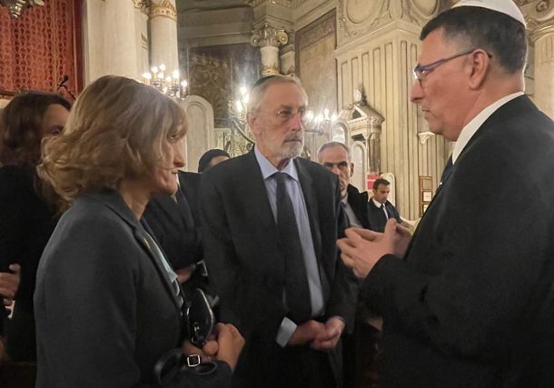Radio Jai-el canciller de Israel Guidón Sa´ar visitó el templo mayor de Roma