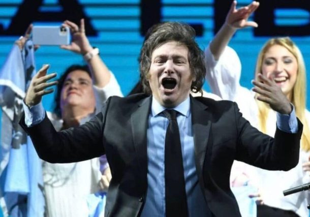 Radio Jai-La política como show. Los 3 presidentes acaparan la escena nacional. Milei, Macri y Cristina - Gabriel Slavinsky
