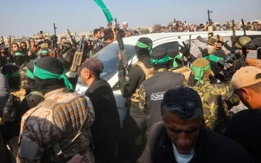 Radio Jai-Rehenes liberados en Gaza: alegría, tensión y el oscuro montaje de Hamas - Natalio Steiner