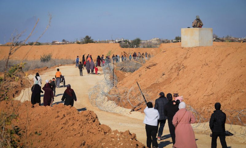Radio Jai-Israel ataca un vehículo no autorizado en una ruta peatonal de Gaza