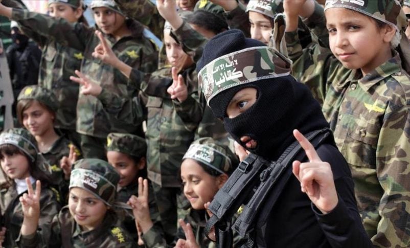 Radio Jai-Los ojos de los nenes palestinos, ¿Dónde estabas, Dios, cuando les enseñaron a festejar la muerte?
