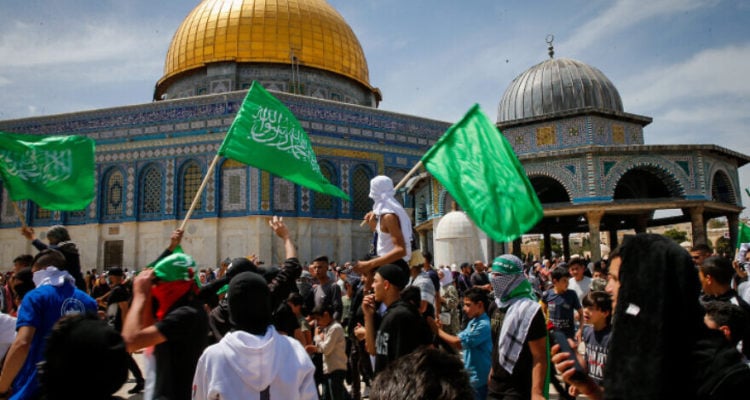 Radio Jai-Hamas aviva las llamas en Jerusalén mientras comienza el Ramadán