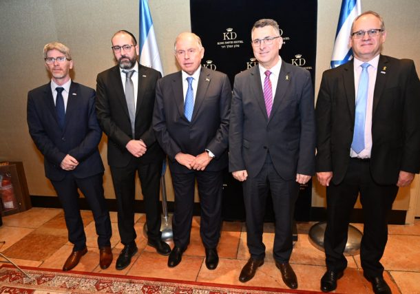 Radio Jai-El canciller Werthein en Israel