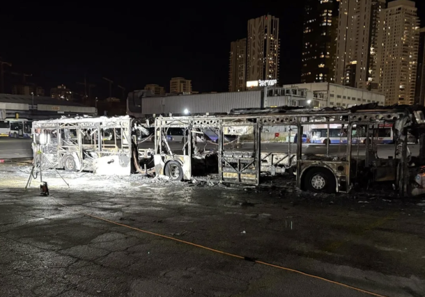 Radio Jai-¿La mano de Irán detrás de los autobuses que explotaron?