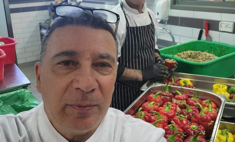 Radio Jai-De Roma al kibutz, Cesare es chef