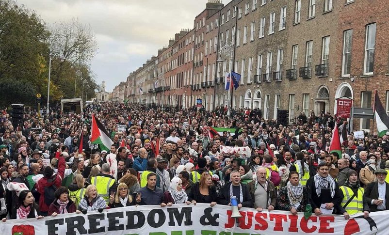Radio Jai-"Los sionistas no son bienvenidos": escupió israelí en un restaurante de Dublín