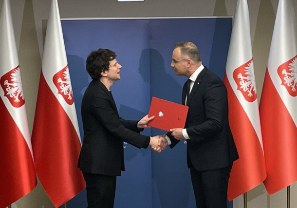 Radio Jai-Jesse Eisenberg, Polonia en su corazón y en su pasaporte