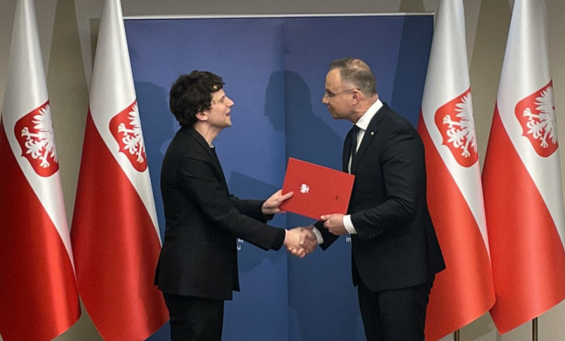 Radio Jai-Jesse Eisenberg, Polonia en su corazón y en su pasaporte