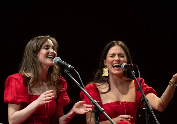 Radio Jai-Cómo dos hermanas del alma yiddish se convirtieron en una sensación del canto