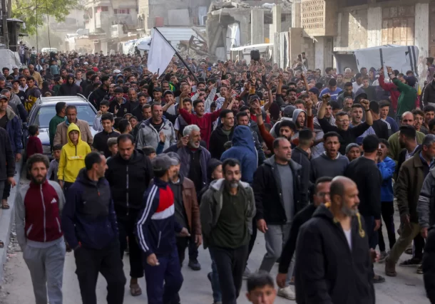 Radio Jai-Cientos de palestinos marcharon en Gaza para pedir la expulsión de Hamas: “Exigimos libertad”