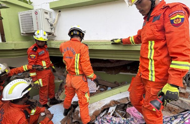 Radio Jai-Equipo de rescate israelí llega a Tailandia tras un potente terremoto