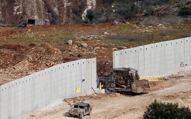 Radio Jai: Israel y Líbano acuerdan mantener conversaciones sobre disputas fronterizas y liberar cinco detenidos libaneses como un "gesto al nuevo presidente libanés"