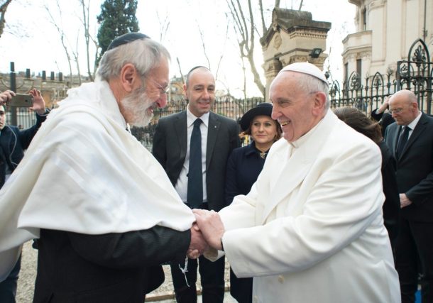 Radio Jai-Intercambio de saludos pascuales entre Francisco y el rabino Di Segni